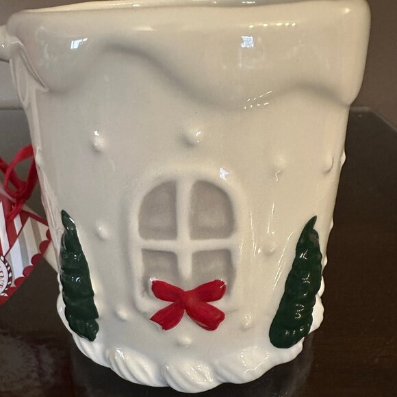 Peppermint & Pine Red Door w/wreath green Bow Frosting Trimmed Mug NWT 2025 - Picture 3 of 6
